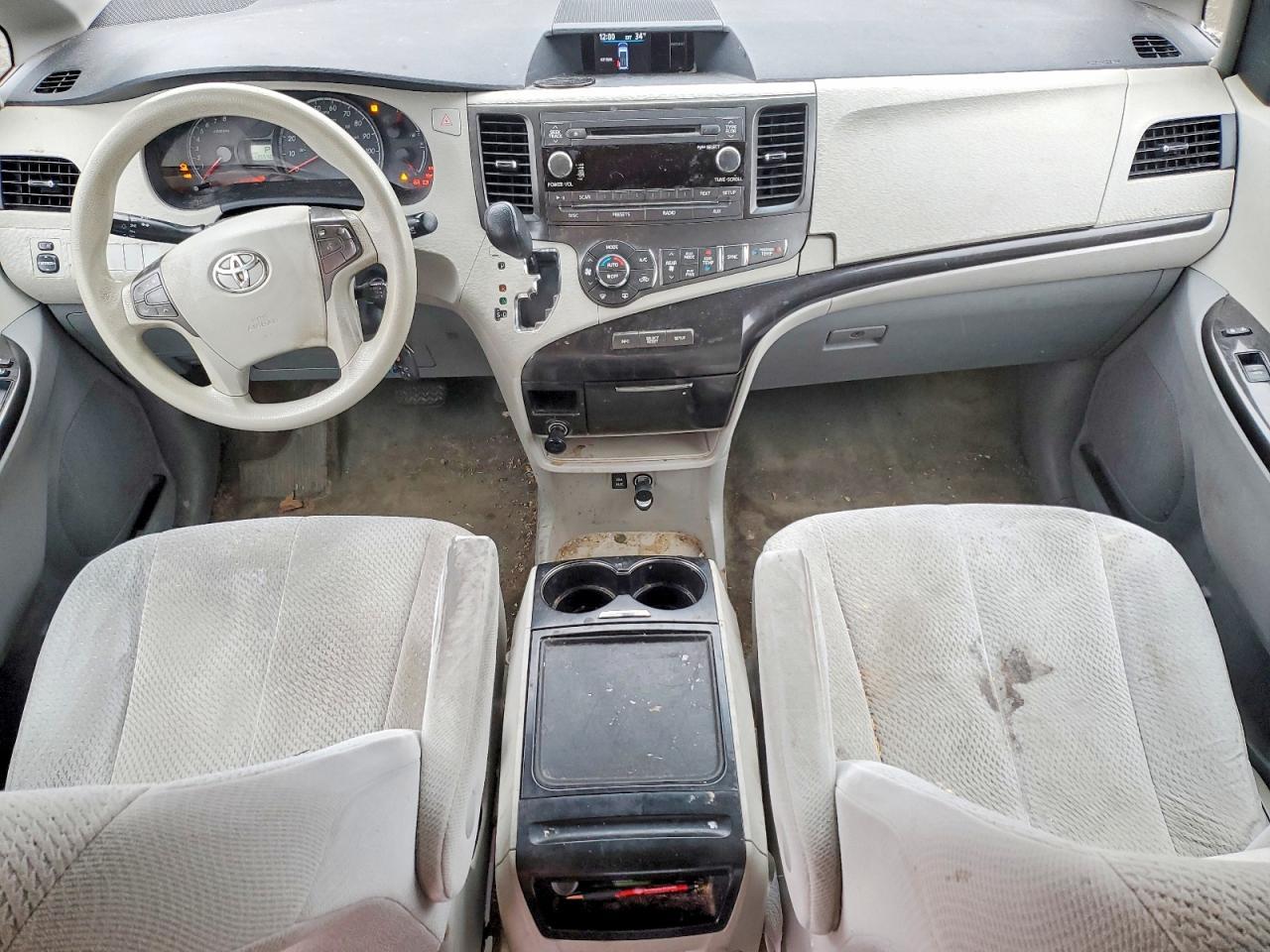 2014 TOYOTA SIENNA