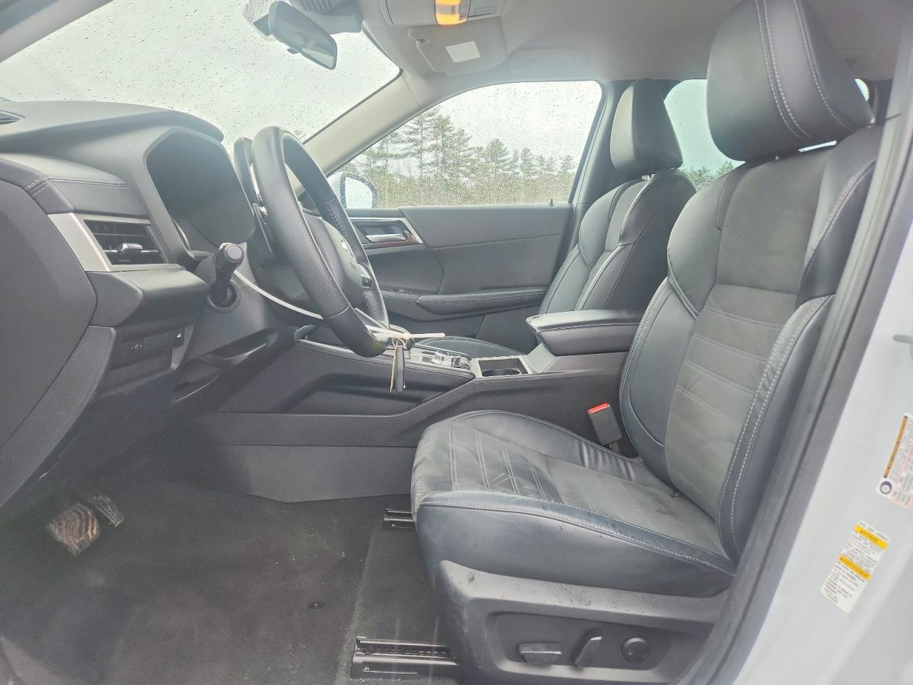 2023 MITSUBISHI outlander
