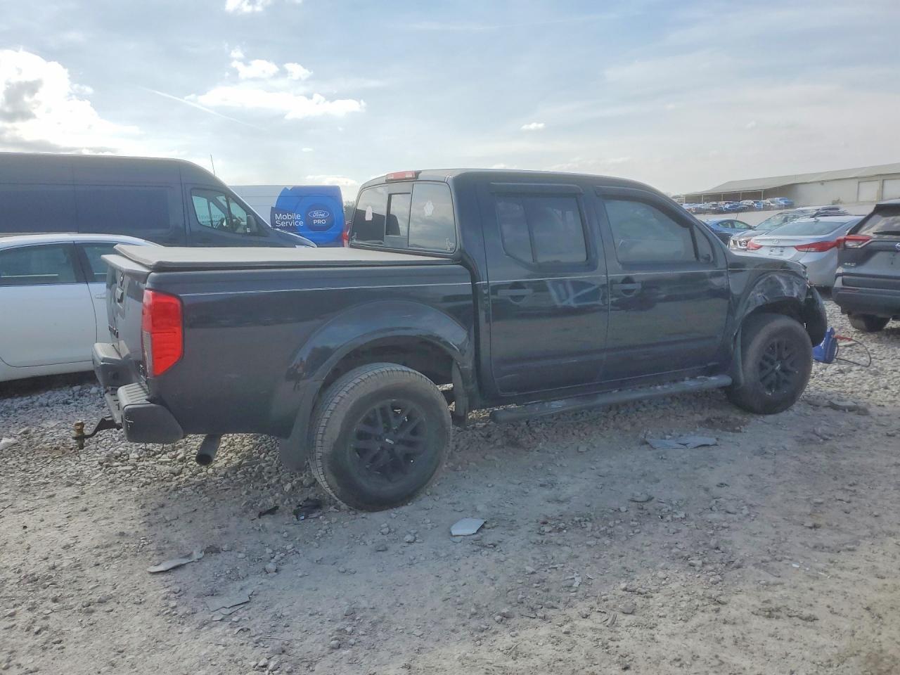 2017 NISSAN Frontier