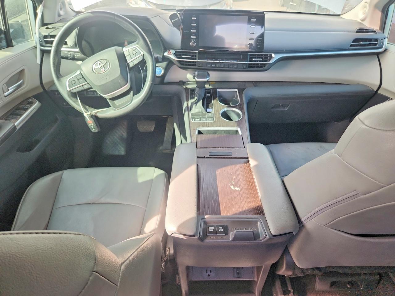 2023 TOYOTA SIENNA