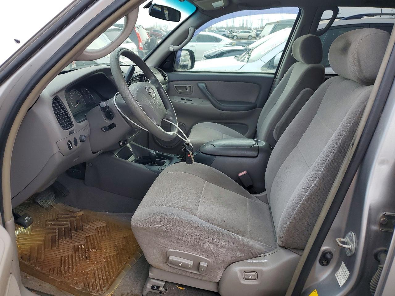 2004 Toyt Sequoia