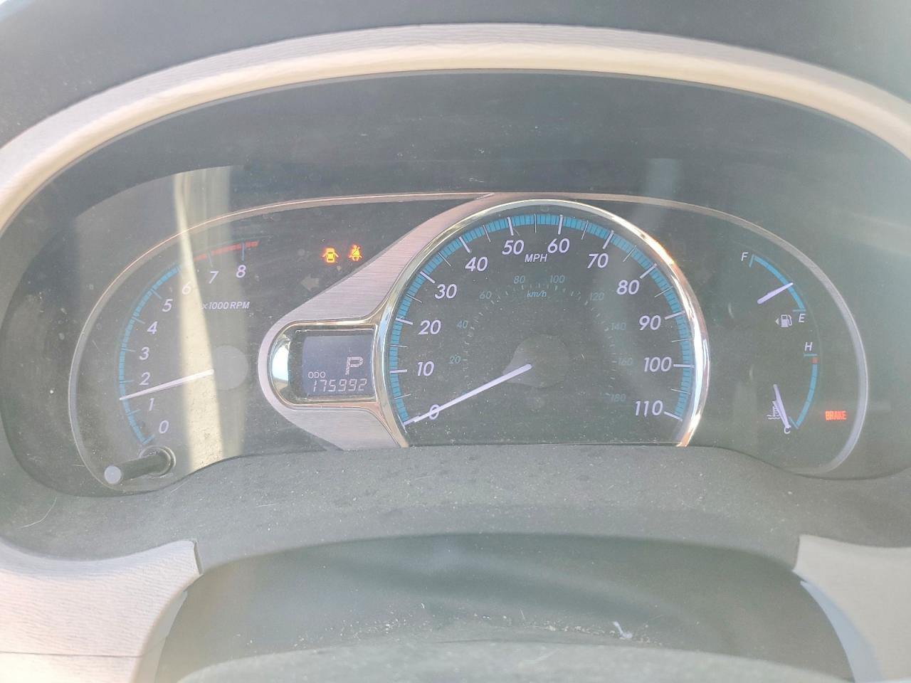 2011 TOYOTA SIENNA
