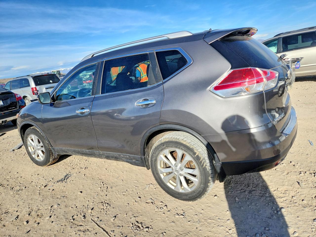 2015 NISSAN ROGUE