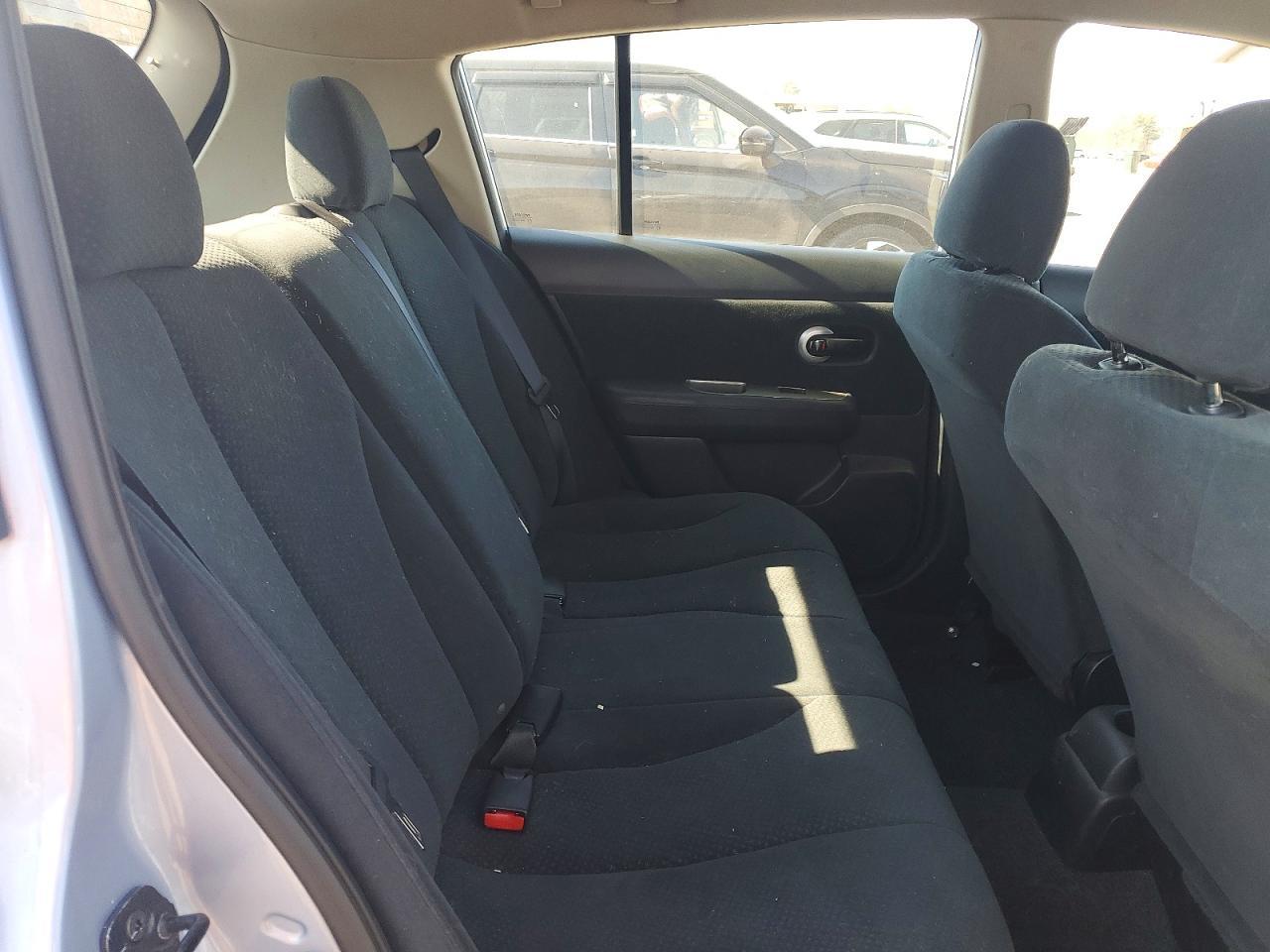 2011 NISSAN VERSA
