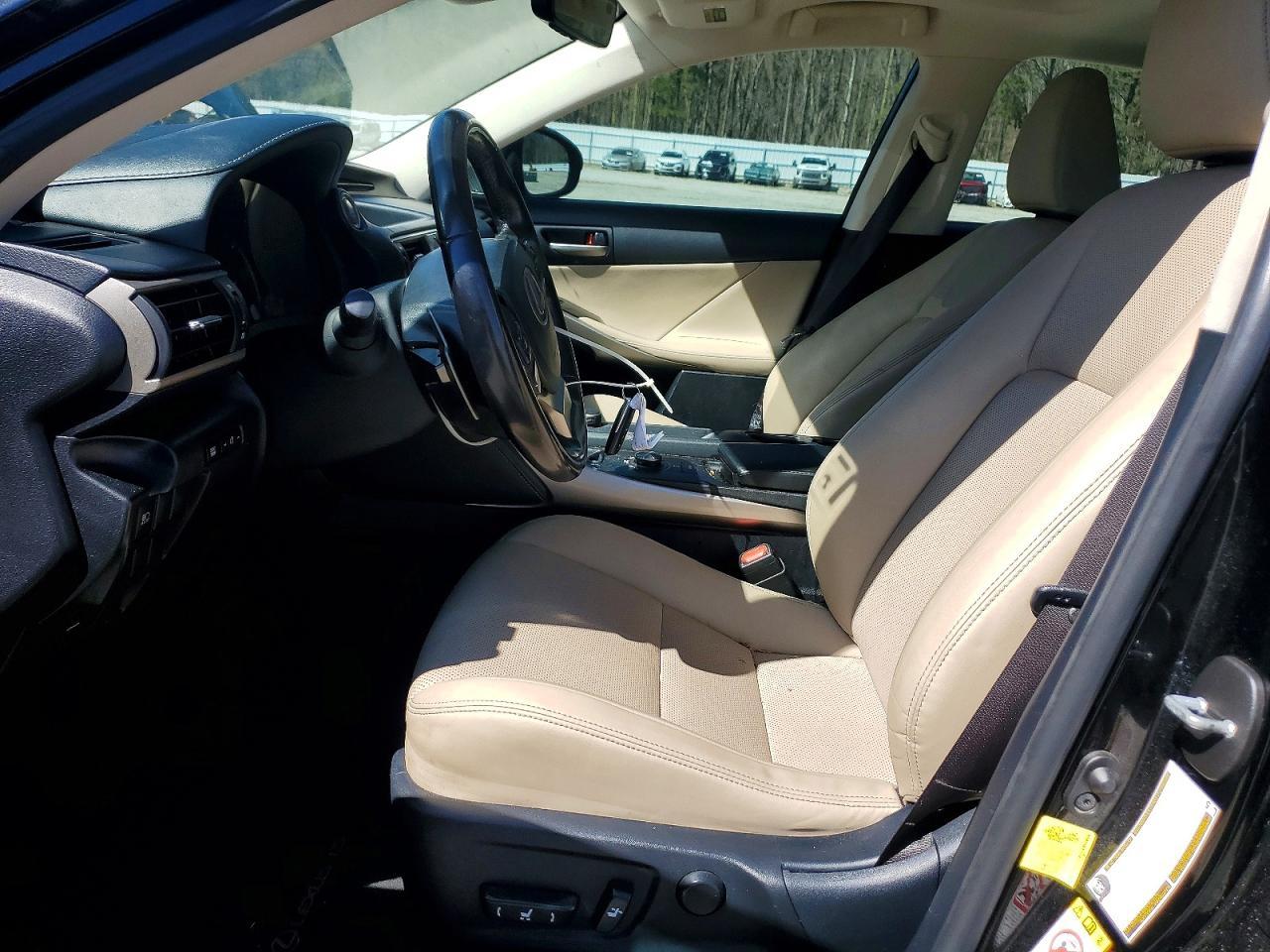 2017 LEXUS IS 200t
