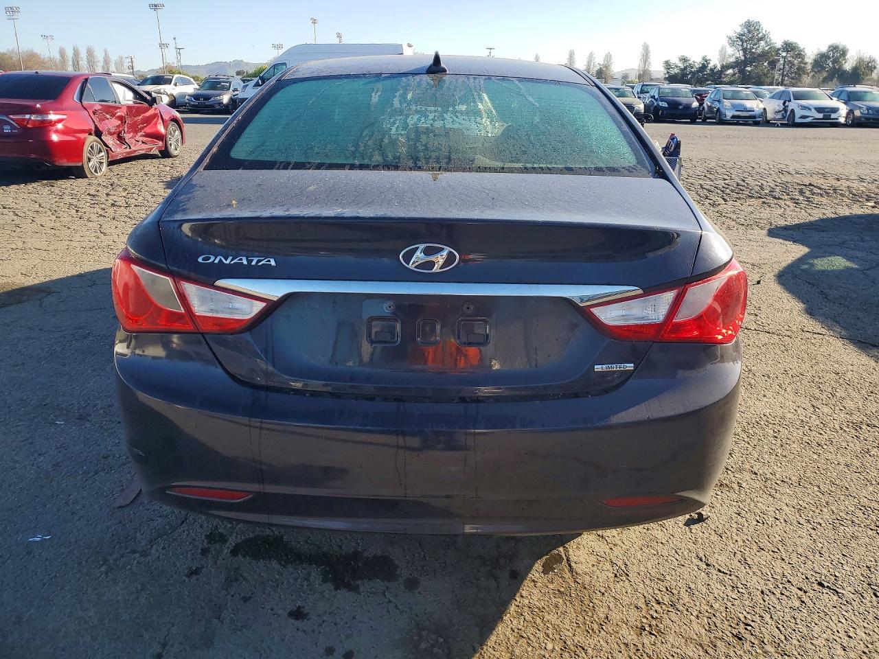 2011 HYUNDAI SONATA