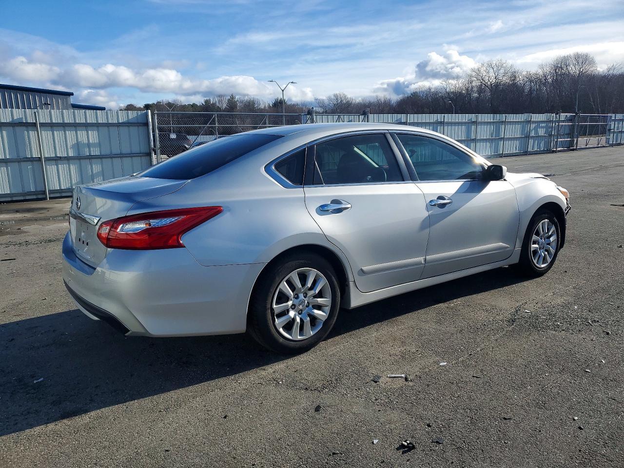 2017 NISSAN ALTIMA