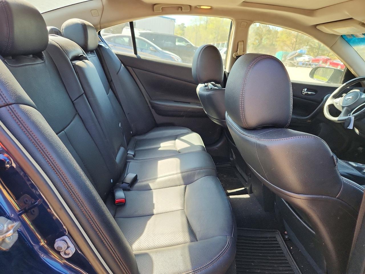 2014 NISSAN Maxima