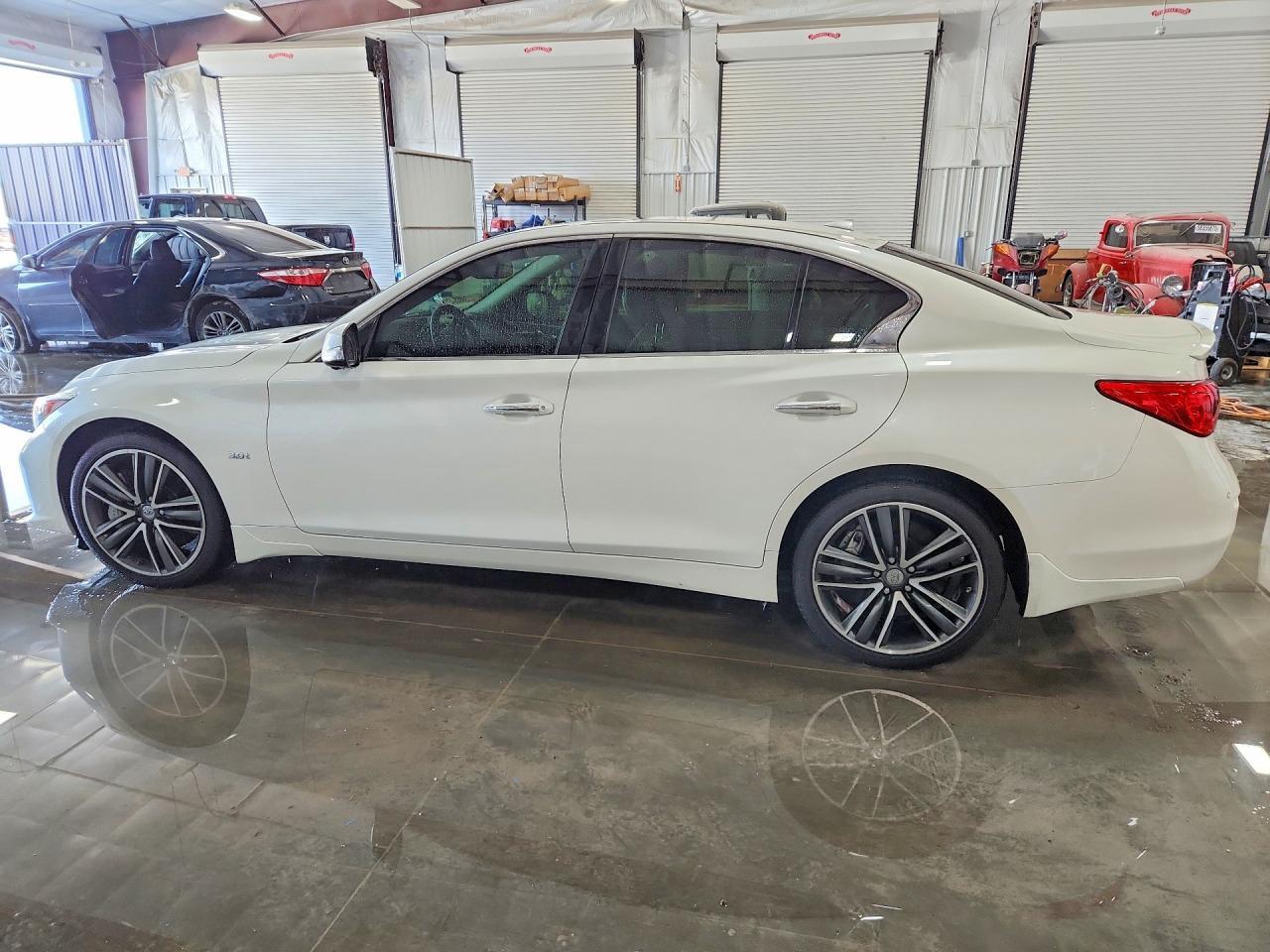 2016 INFINITI Q50