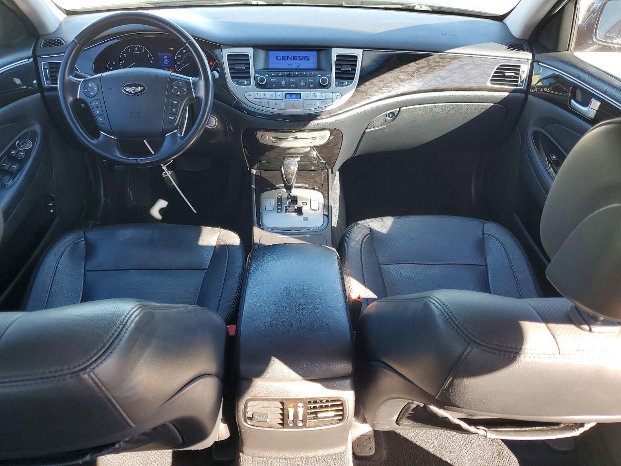 2013 HYUNDAI GENESIS