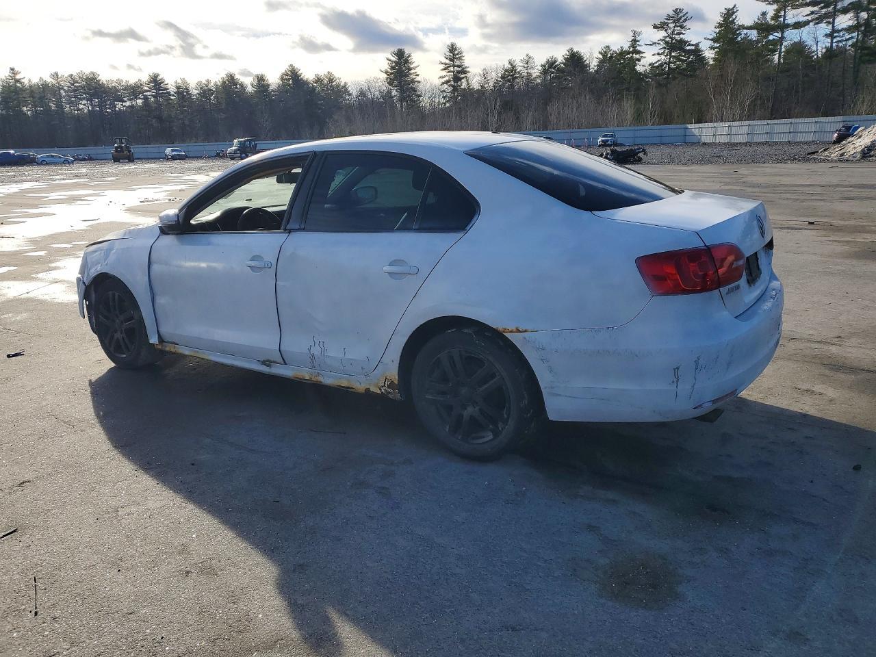 2011 VOLKSWAGEN JETTA