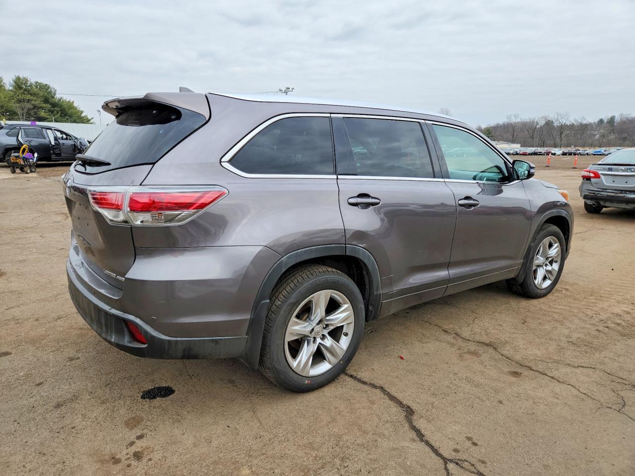 2014 TOYOTA HIGHLANDER