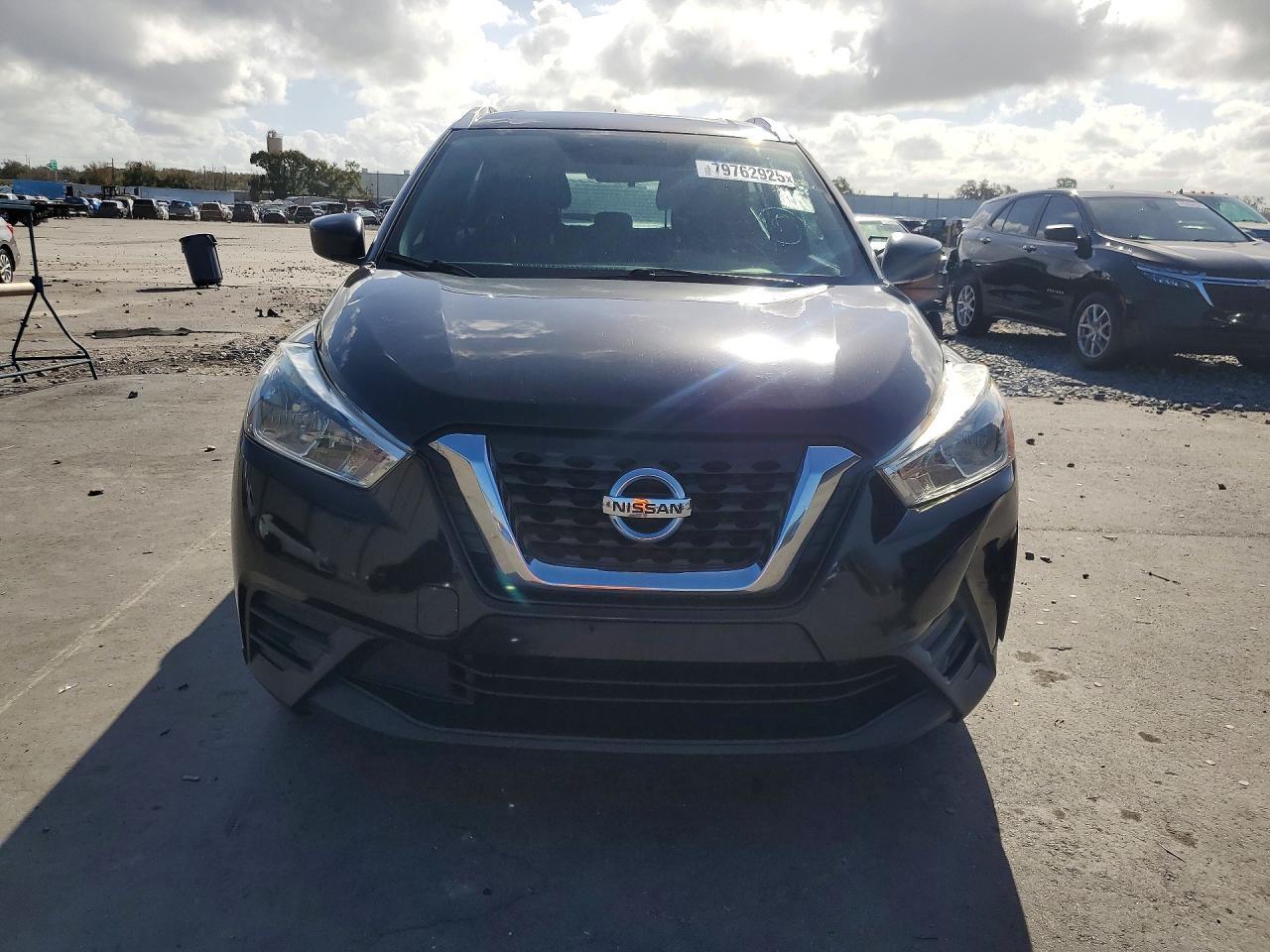 2018 NISSAN KICKS