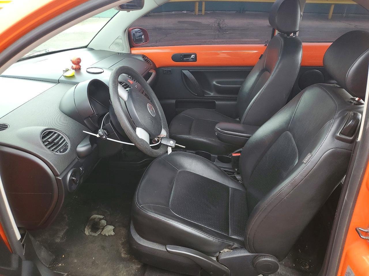 2010 VOLKSWAGEN Beetle
