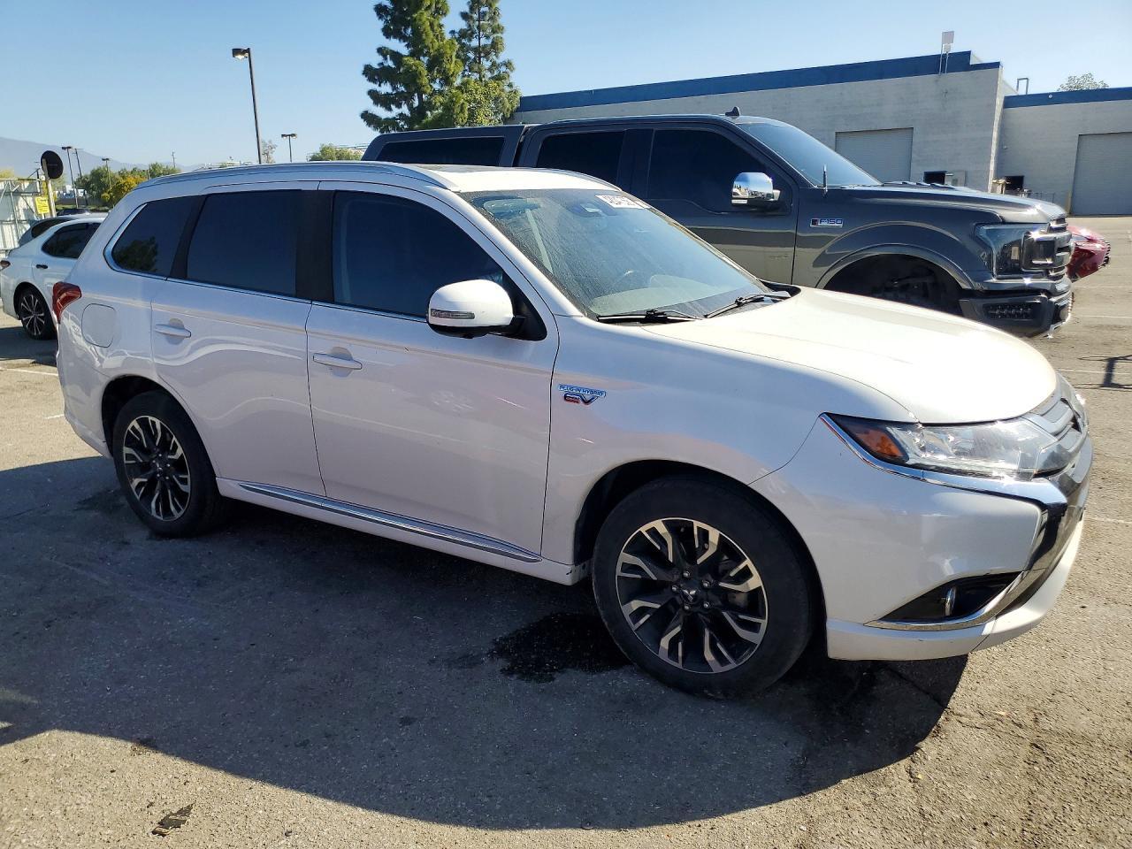 2018 MITSUBISHI outlander