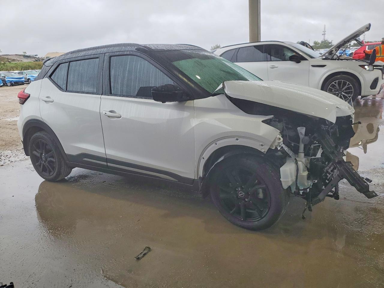 2023 NISSAN KICKS