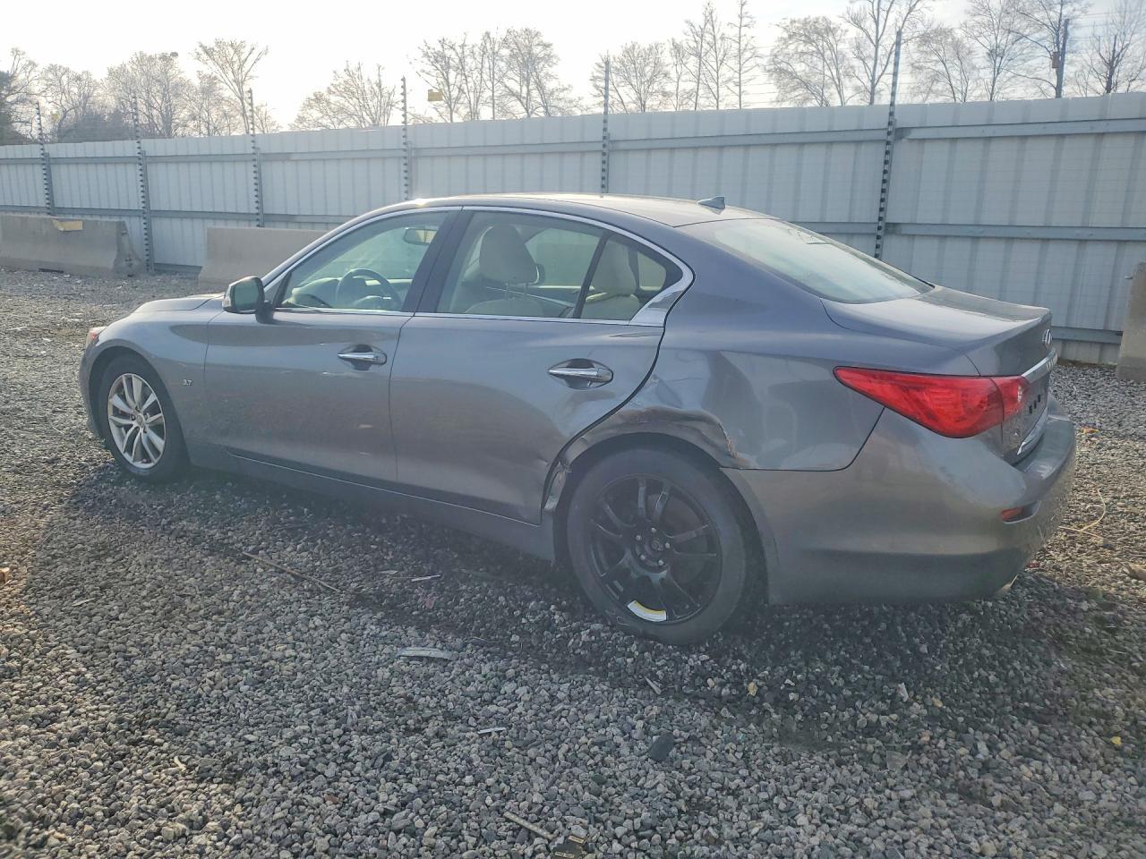 2015 INFINITI Q50
