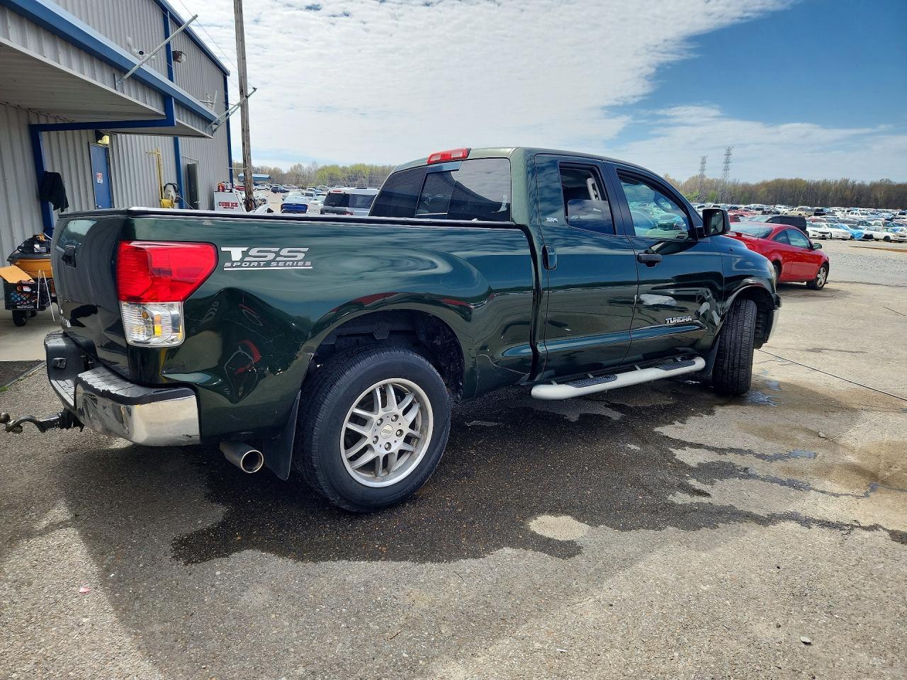 2011 TOYOTA TUNDRA