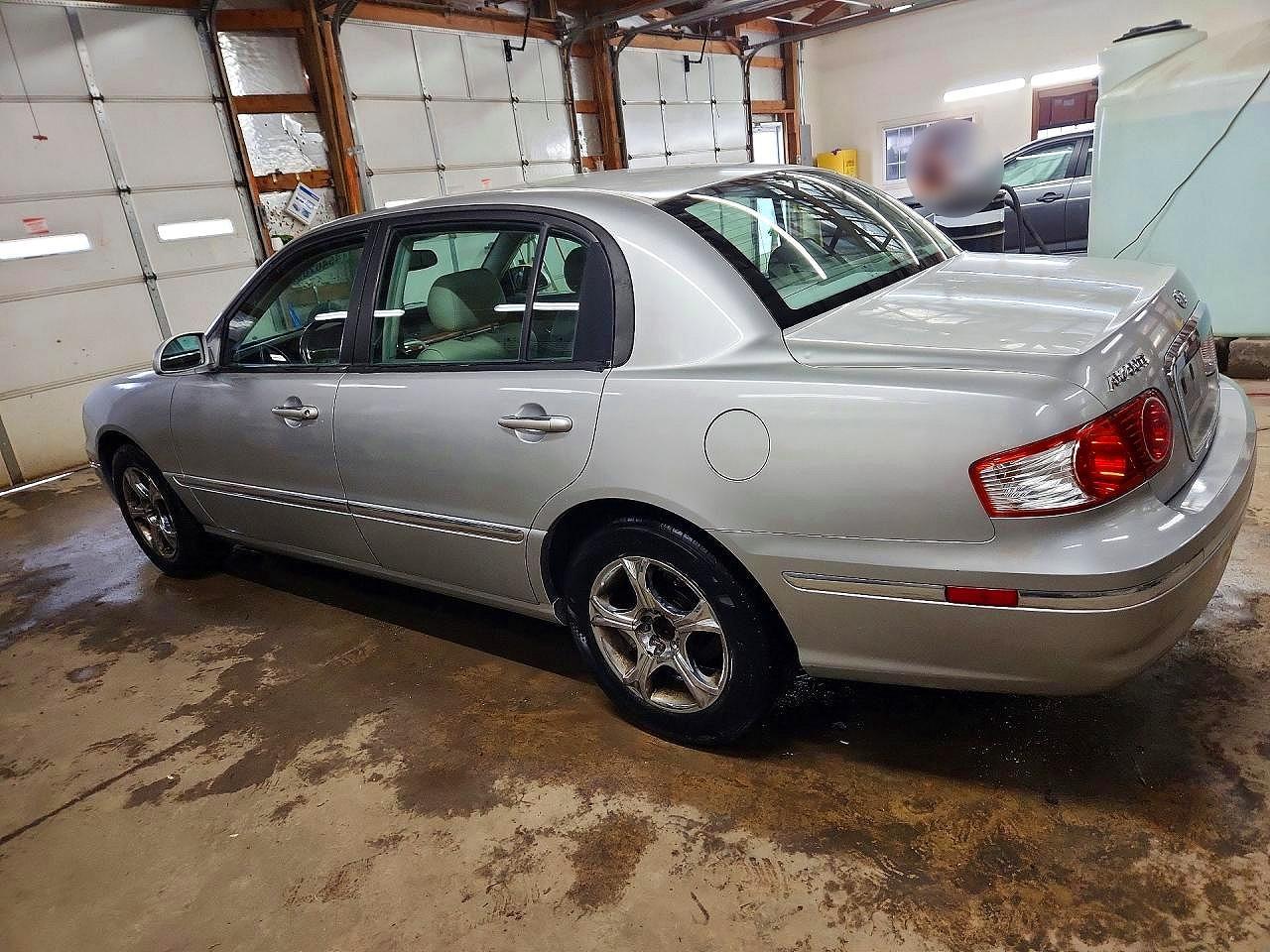 2005 KIA Amanti