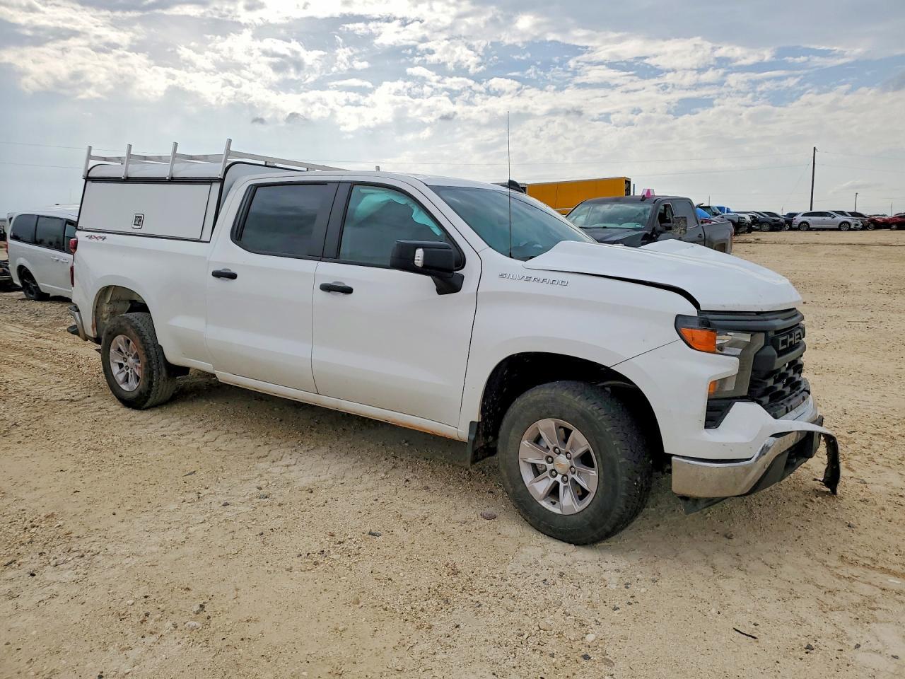 2025 CHEVROLET Silverado