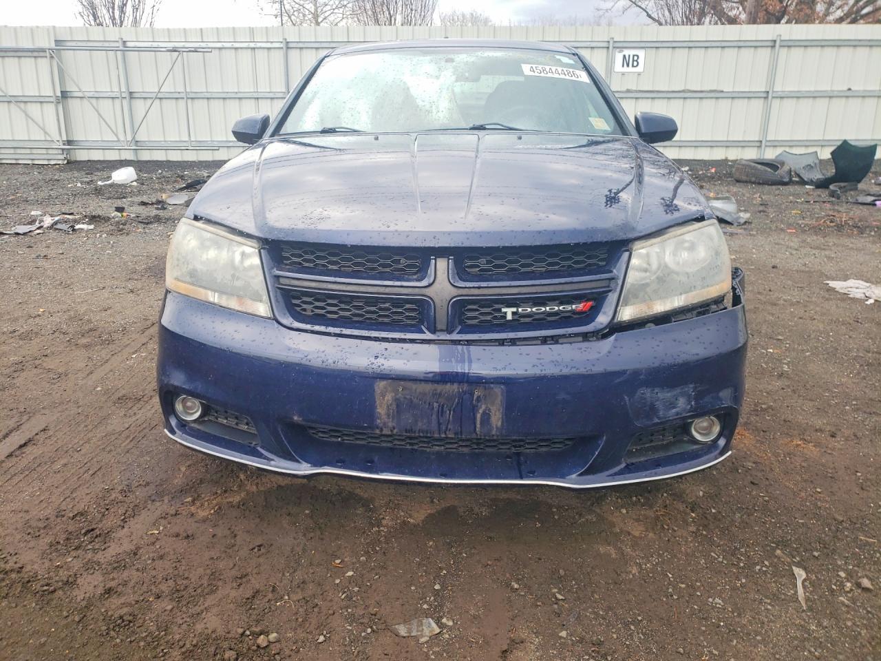 2013 DODGE Avenger