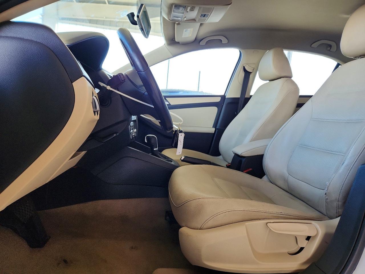 2011 VOLKSWAGEN JETTA