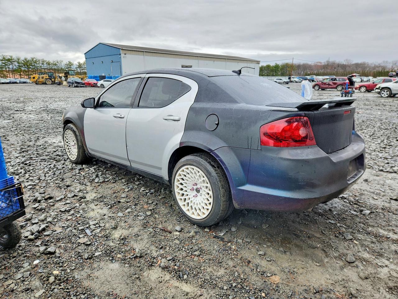 2011 DODGE Avenger