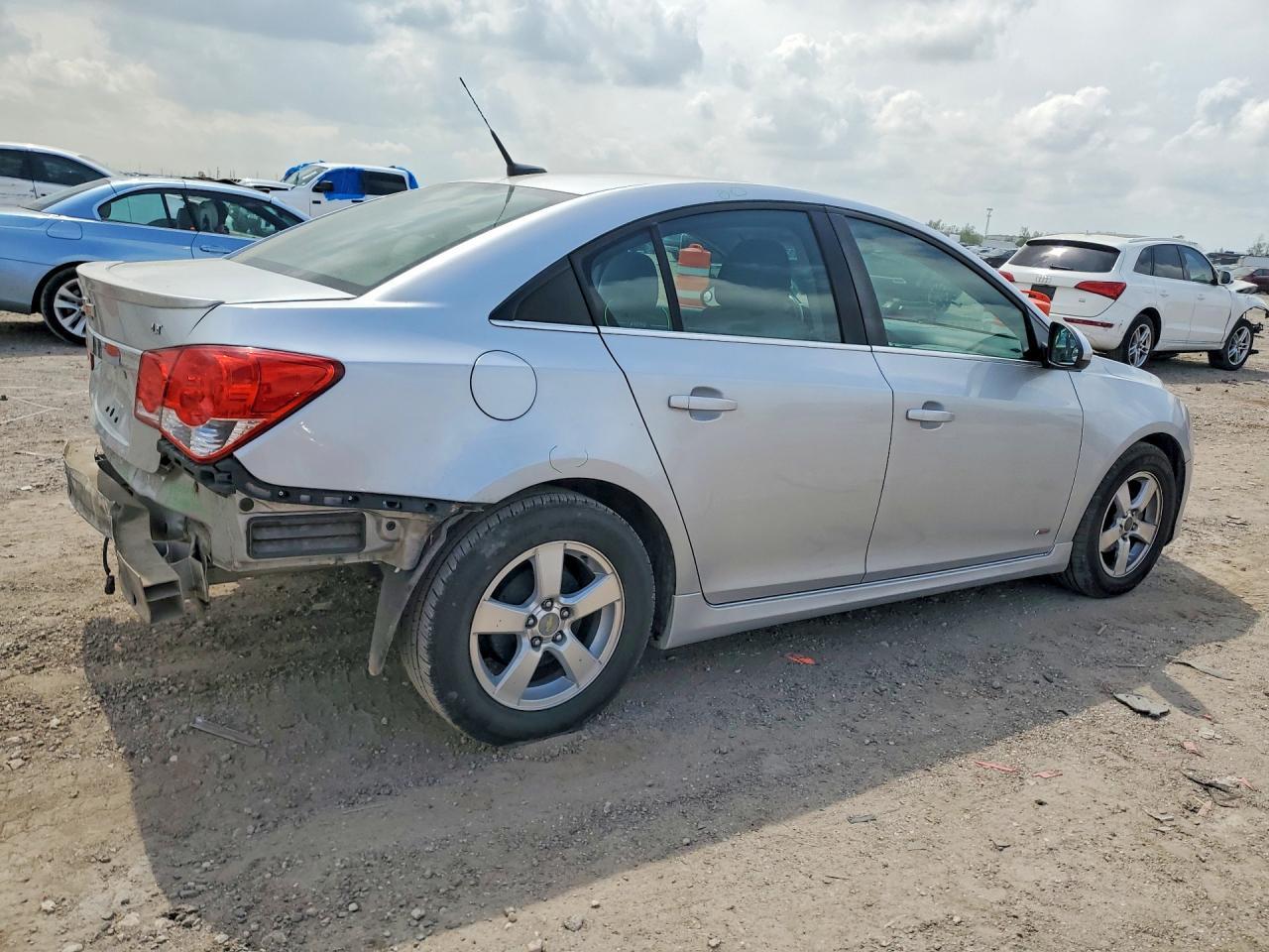 2011 CHEVROLET CRUZE