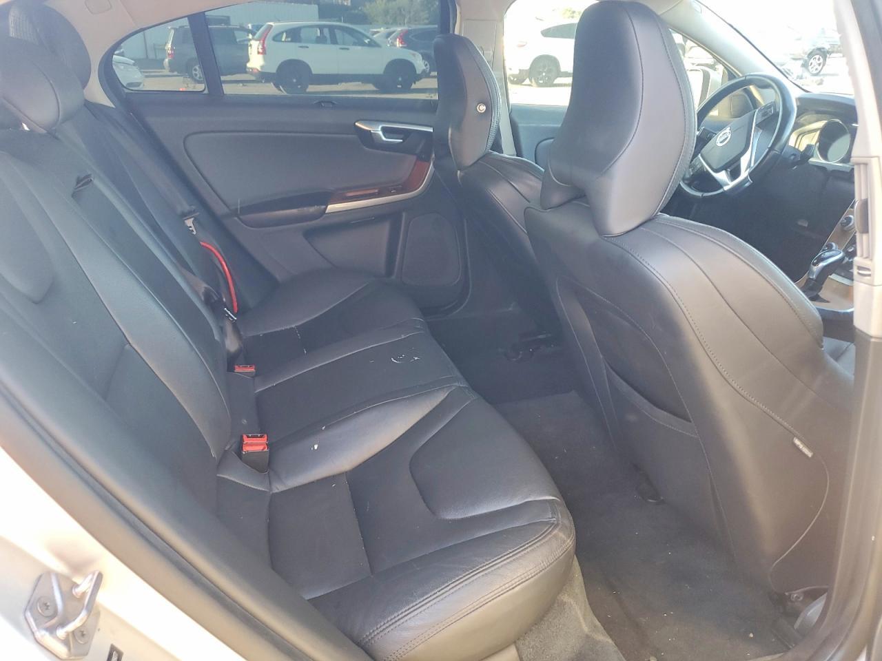 2016 VOLVO S60