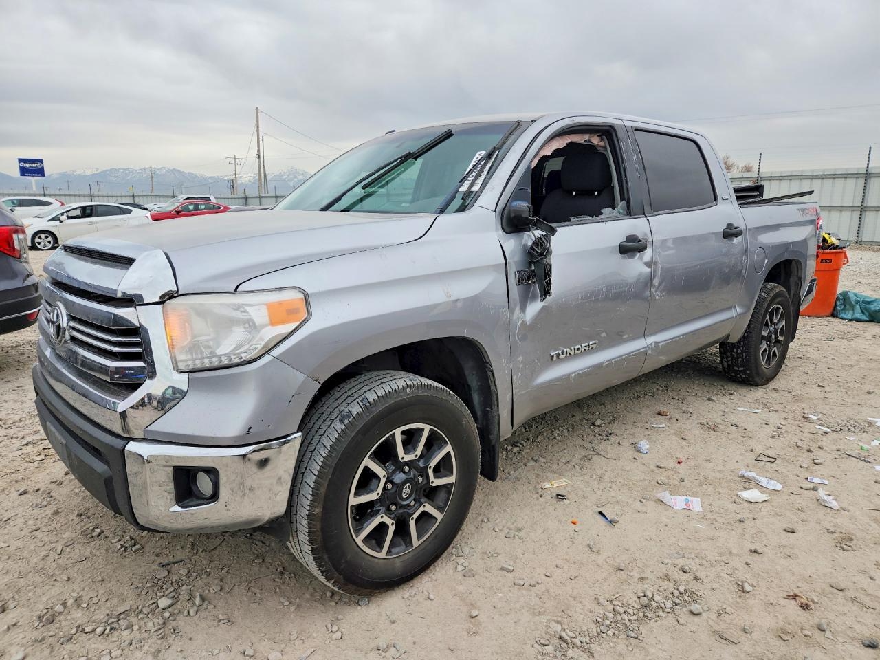 2016 TOYOTA TUNDRA