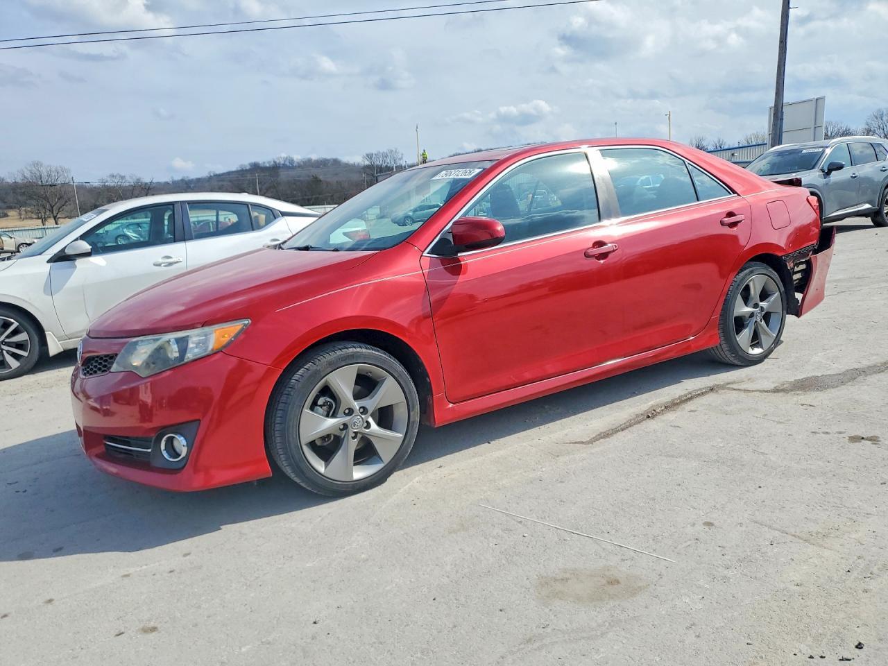 2014 TOYOTA CAMRY