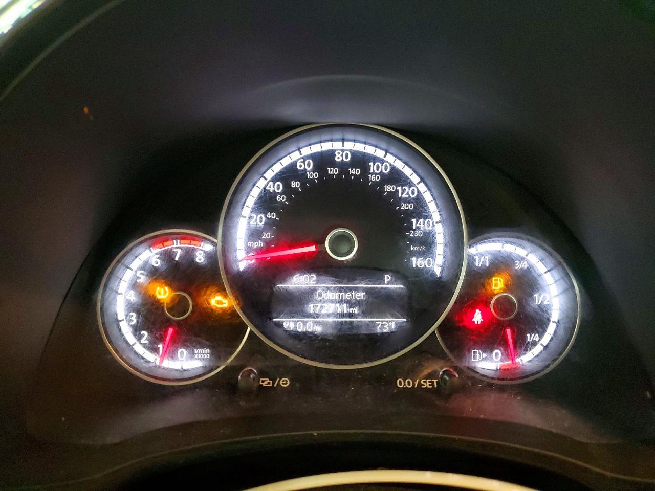 2015 VOLKSWAGEN Beetle