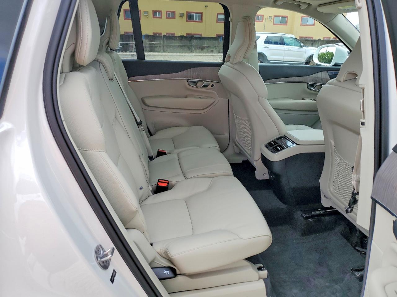 2024 VOLVO XC90