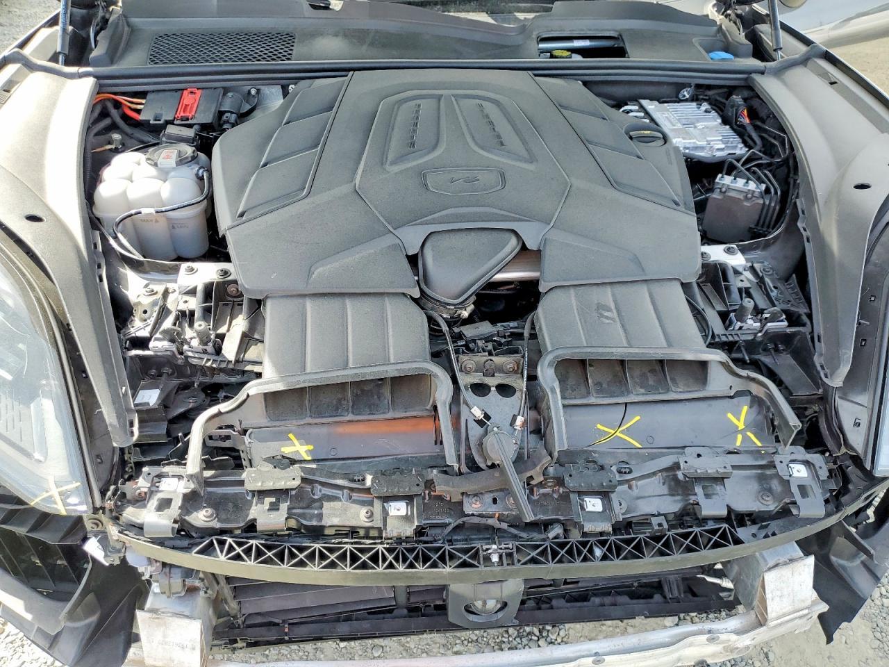 2024 PORSCHE CAYENNE
