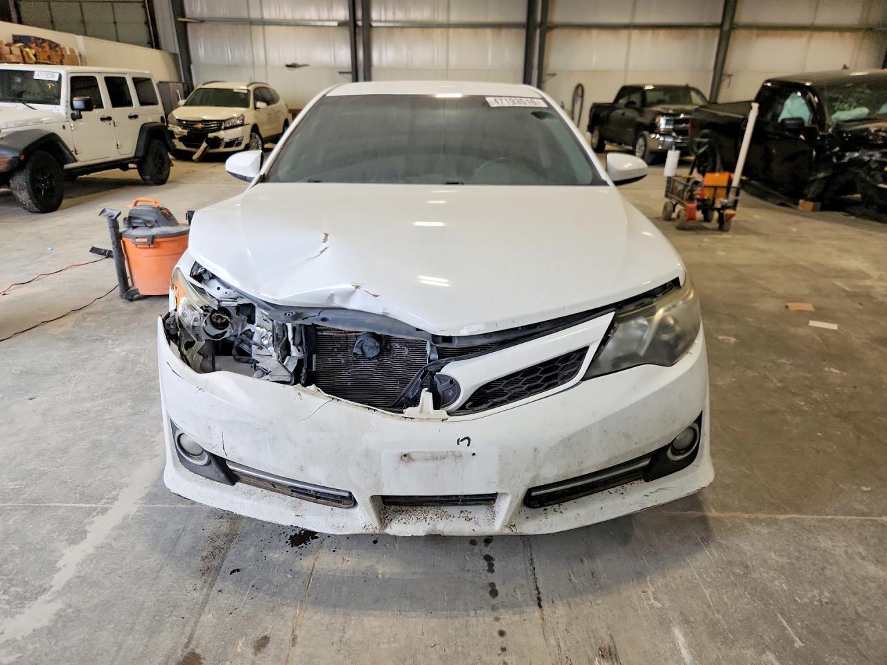 2014 TOYOTA CAMRY