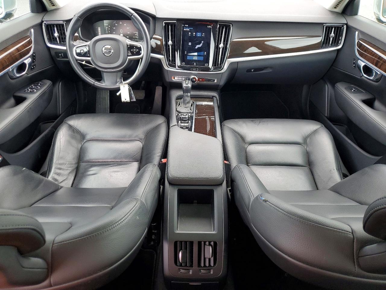 2018 VOLVO S90