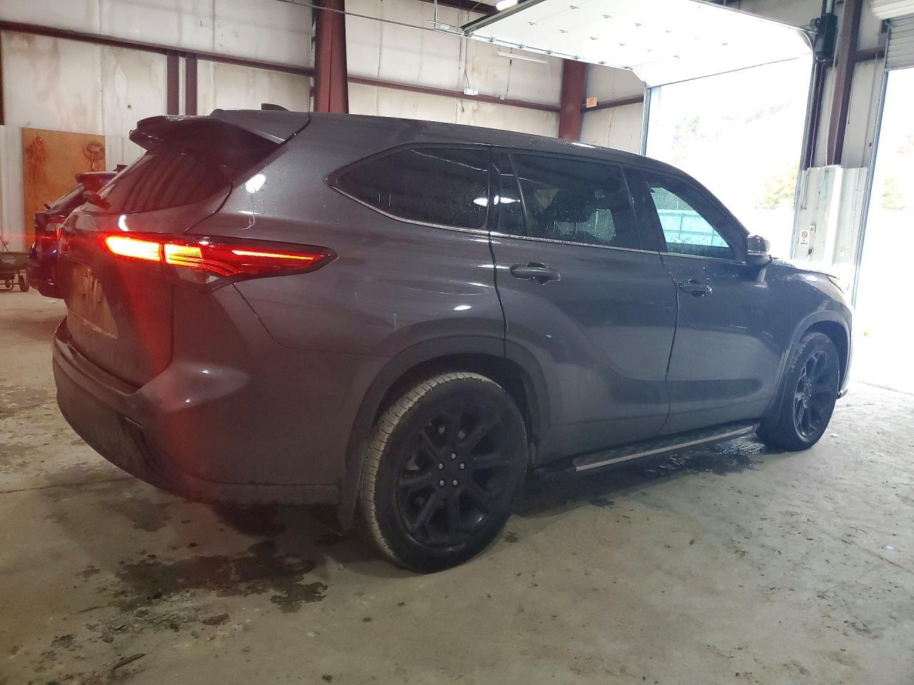 2022 TOYOTA HIGHLANDER