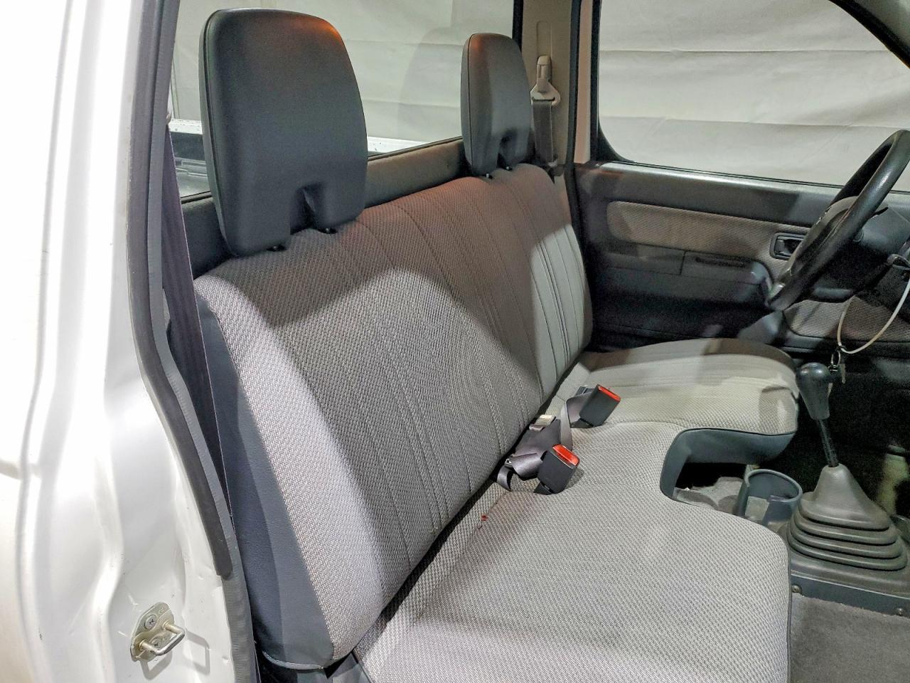 2001 NISSAN Frontier