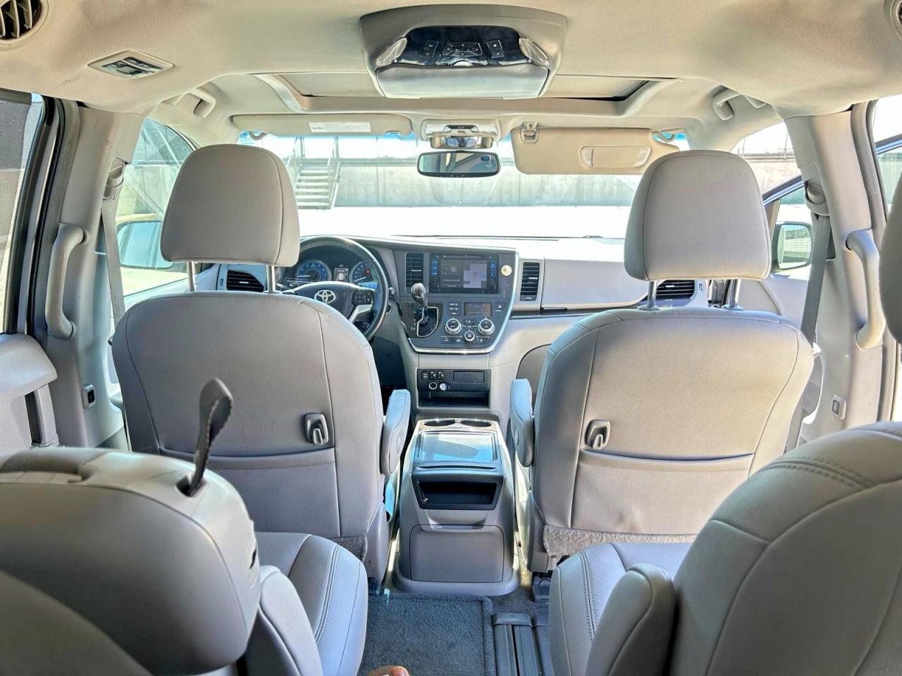 2017 TOYOTA SIENNA