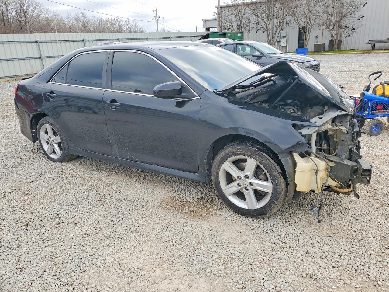 2014 TOYOTA CAMRY