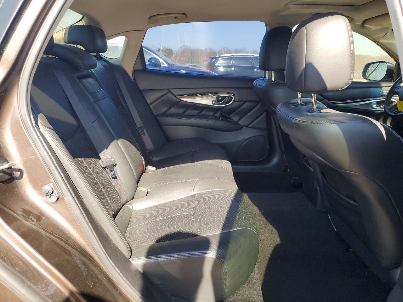 2015 INFINITI Q70