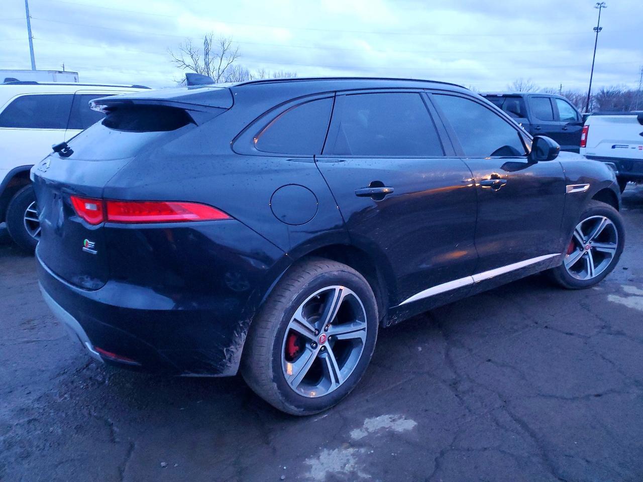 2017 JAGUAR F-Pace