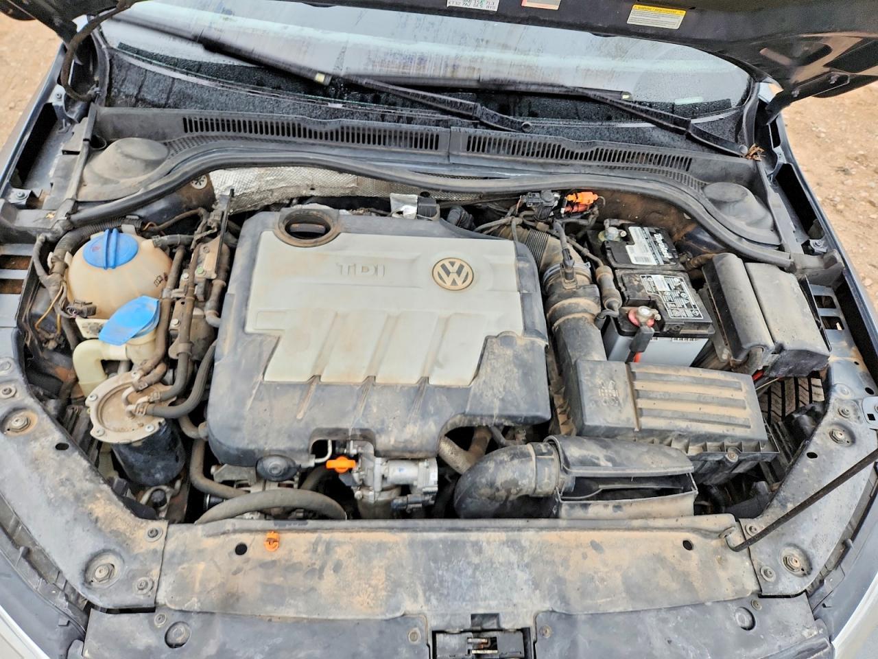 2011 VOLKSWAGEN JETTA