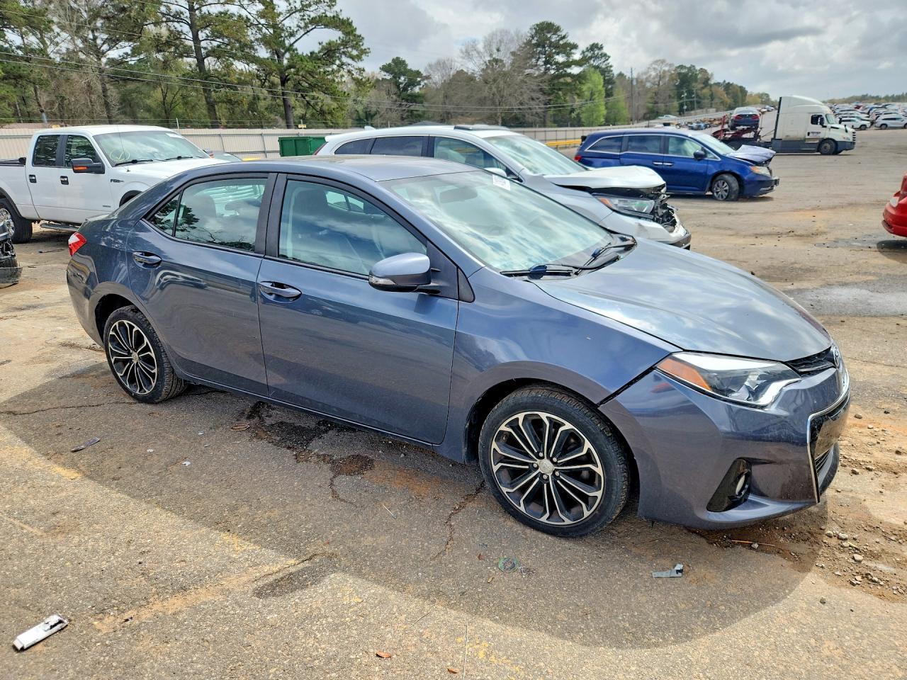 2015 TOYOTA COROLLA