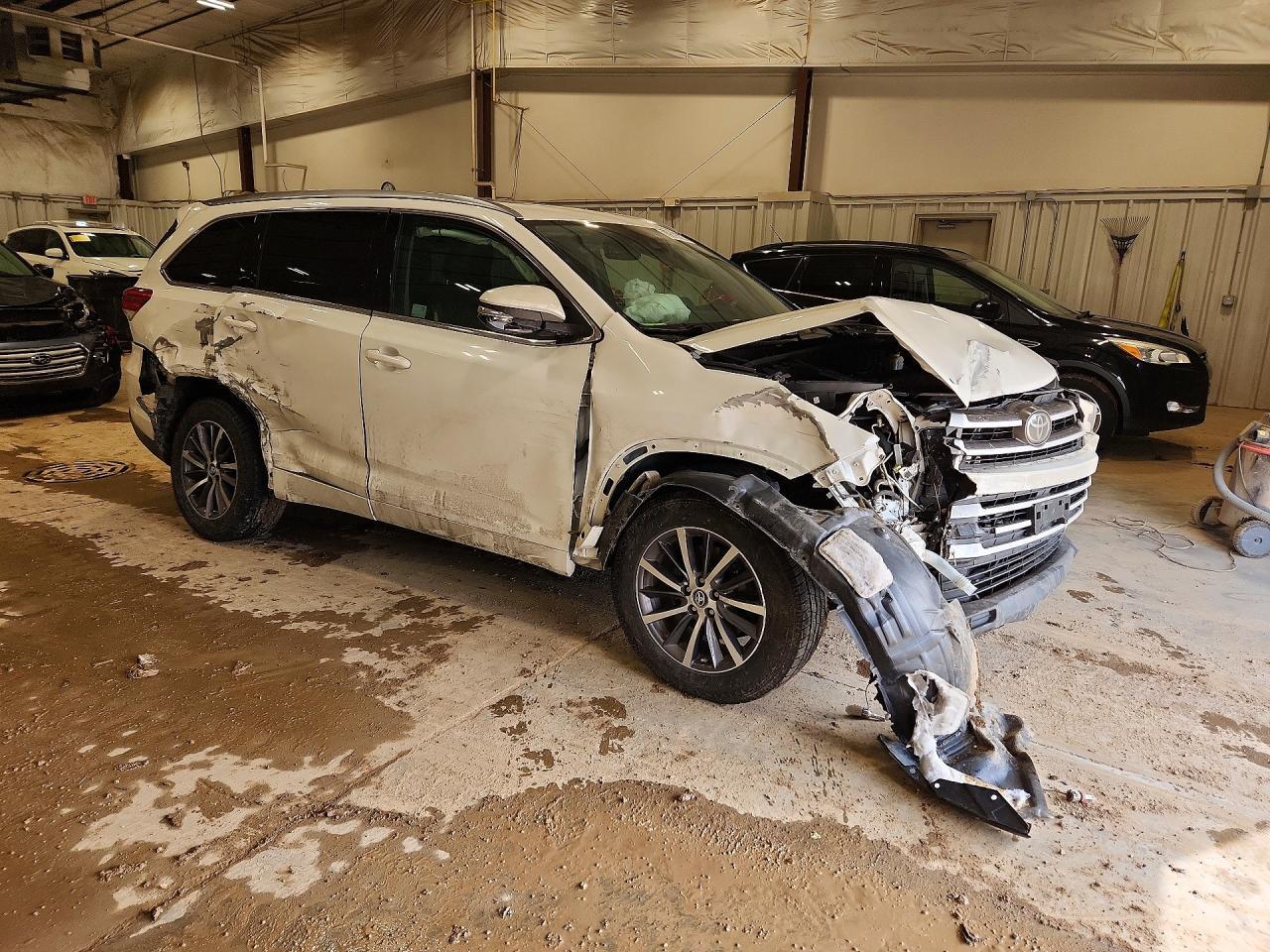 2018 TOYOTA HIGHLANDER