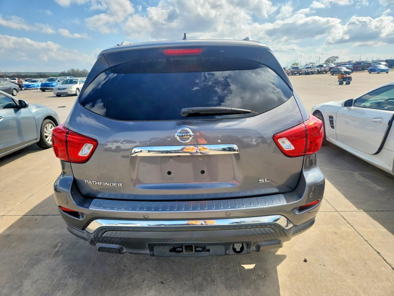 2017 NISSAN PATHFINDER