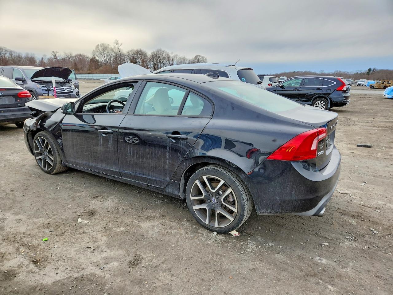 2017 VOLVO S60
