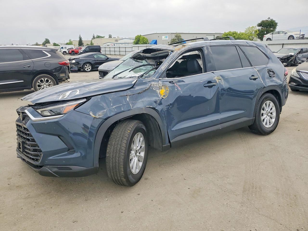 2025 TOYOTA HIGHLANDER