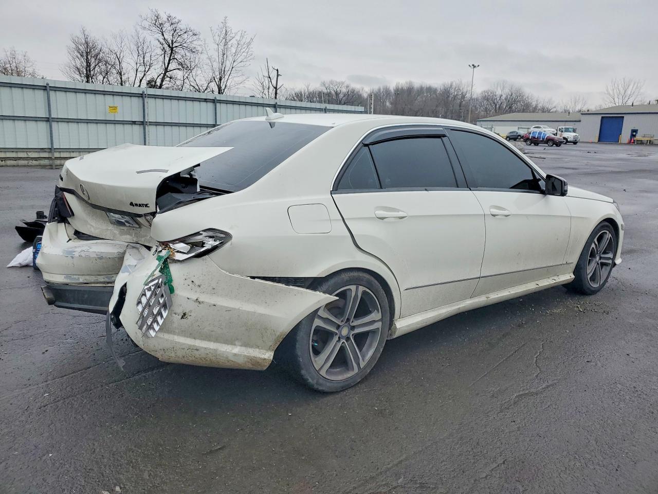 2011 MERCEDES-BENZ E-Class