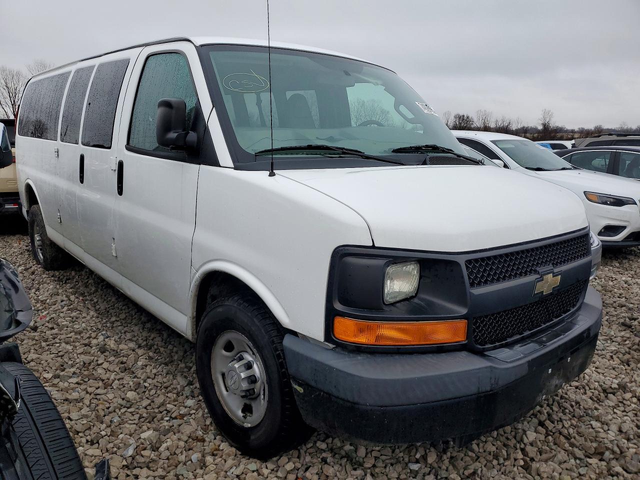 2016 CHEVROLET Express 3500